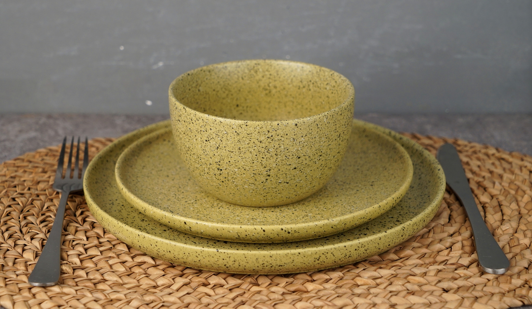 stoneware matte glaze with speckle dinnerware set