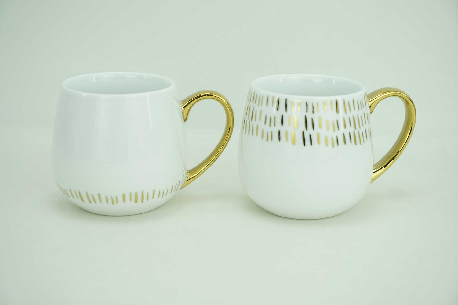 porcelain belly mug with gold design