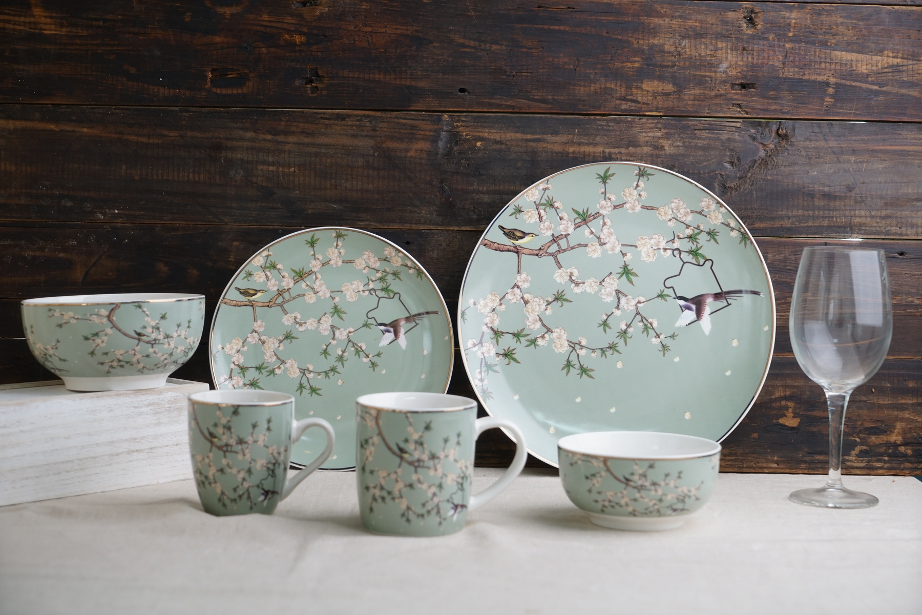 new bone china dinnerware set with flower bird design