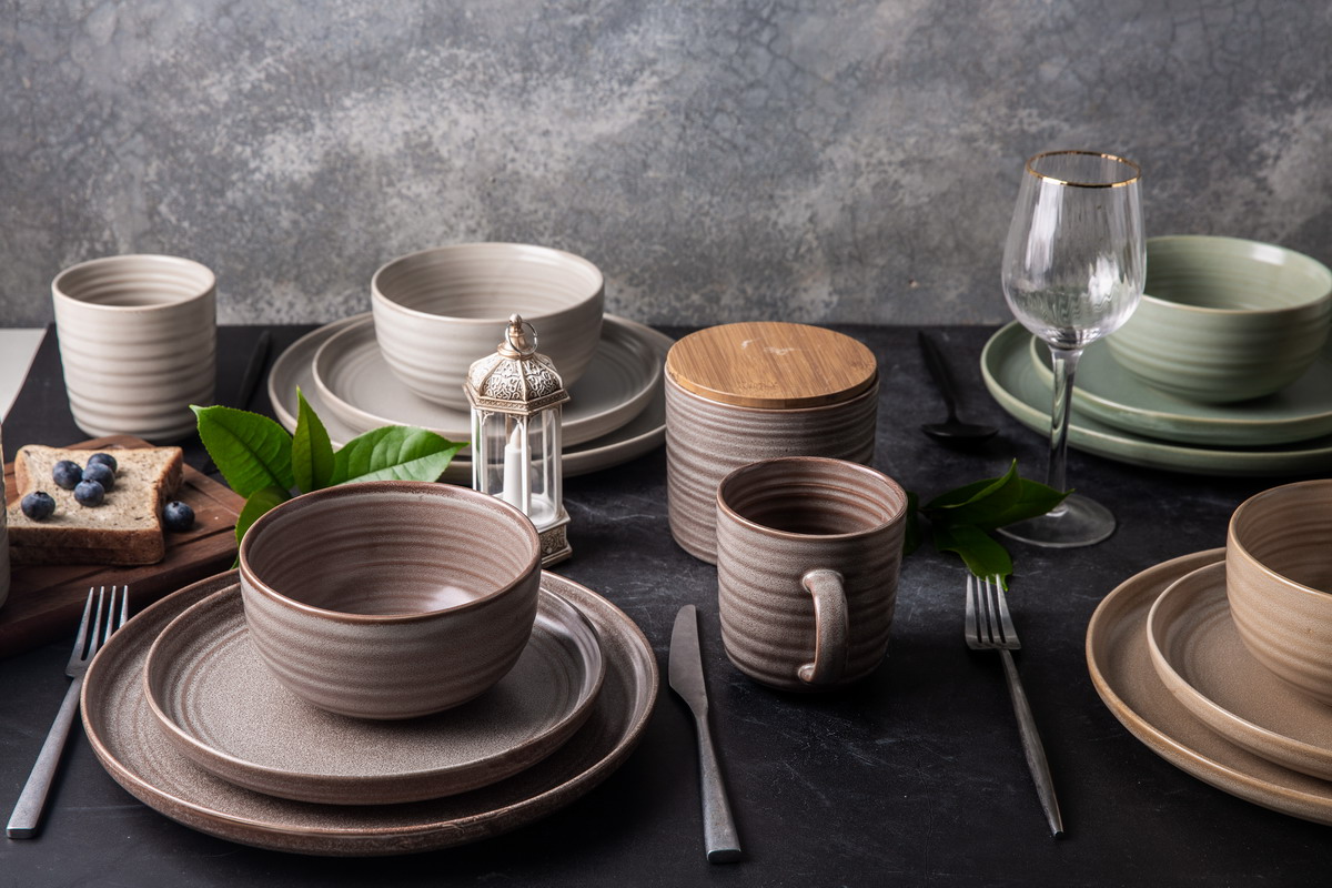 Stoneware dinnerware set matte reactive glaze embossed lines YX076
