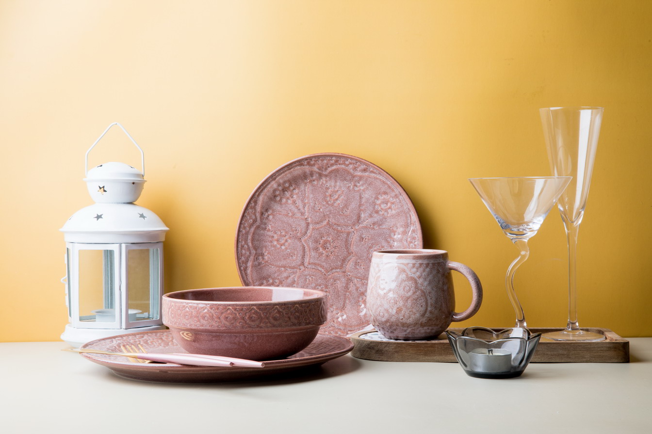 Stoneware reactive glaze dinnerware set embossed pattern