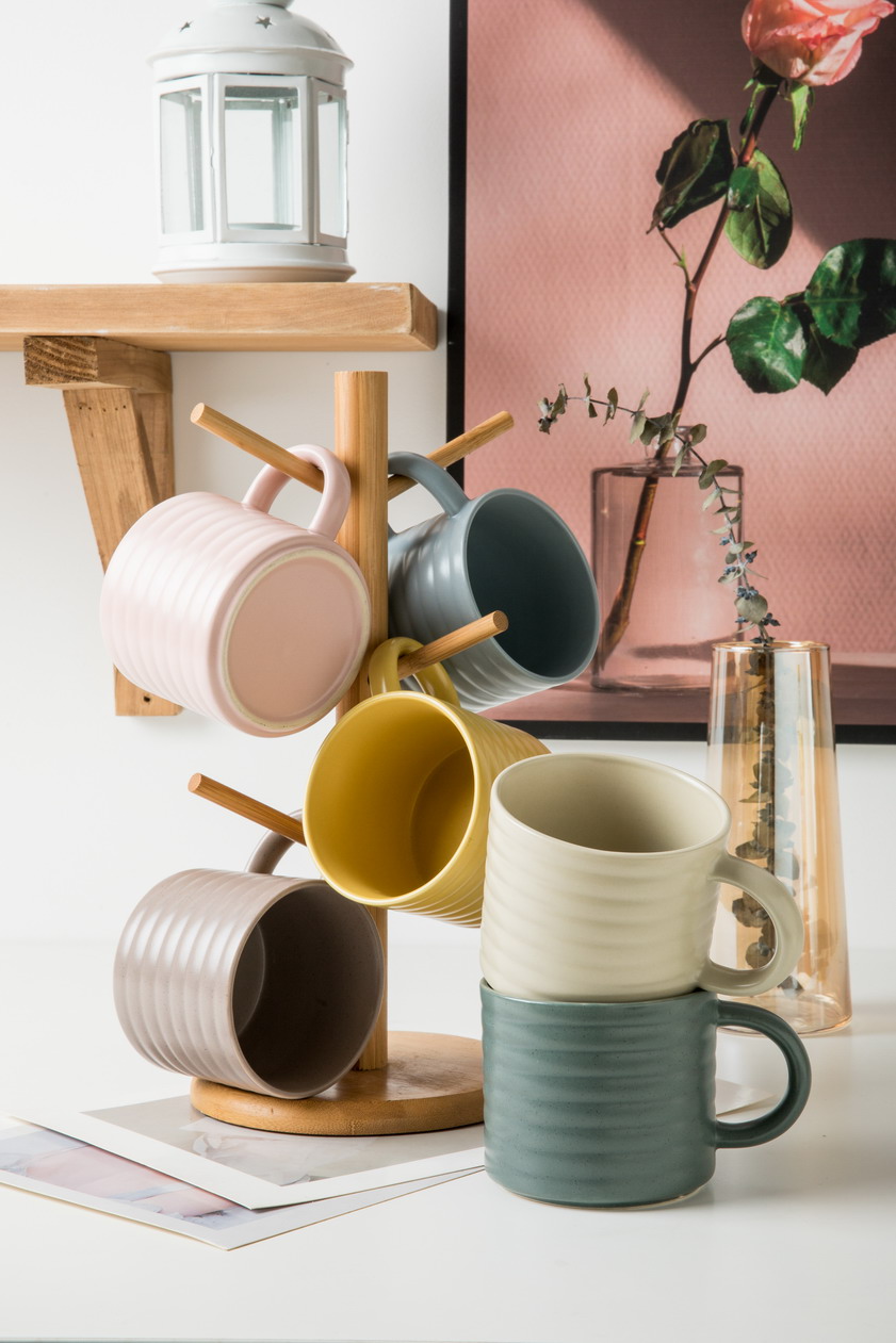 Stoneware coffee and tea mug set embossed QX