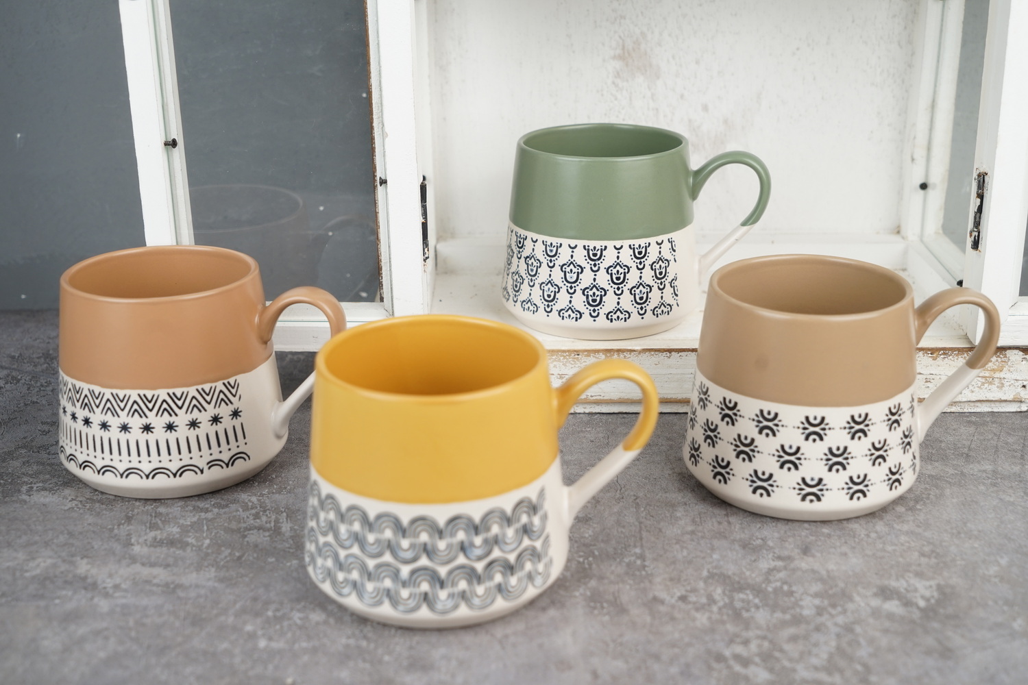 stoneware mug with engraved print LS130