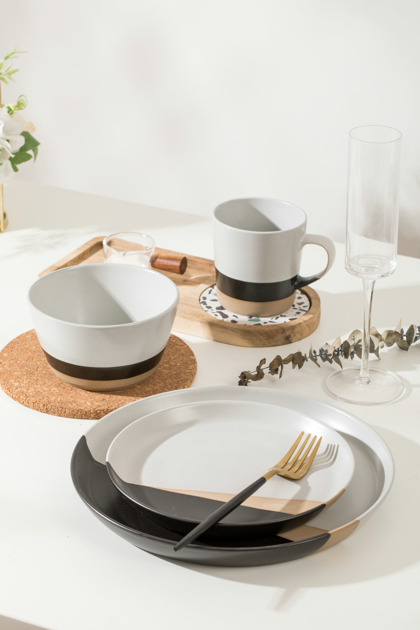 stoneware dinnerware set black and white QX