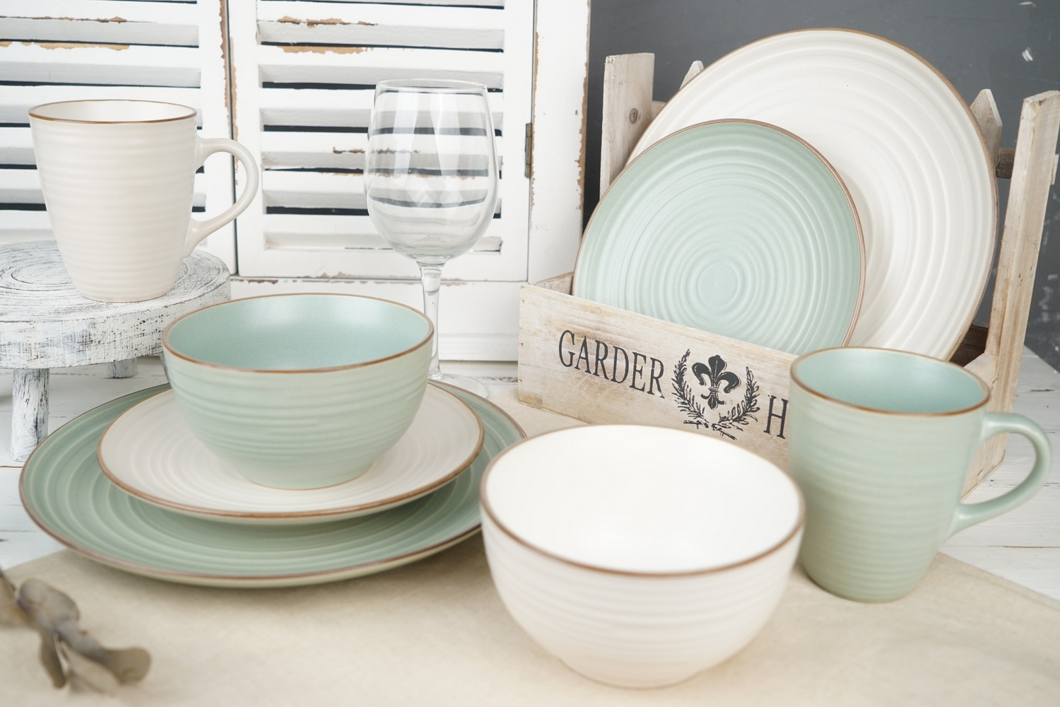 stoneware dinnerware set embossed pattern BH894