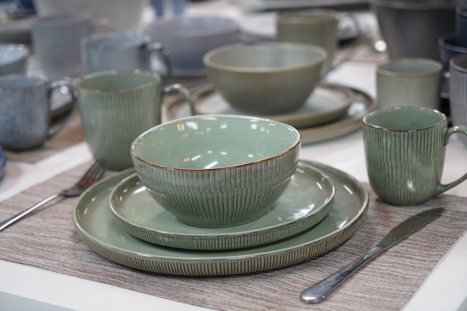 stoneware dinnerware set reactive glaze embossed lines LS076