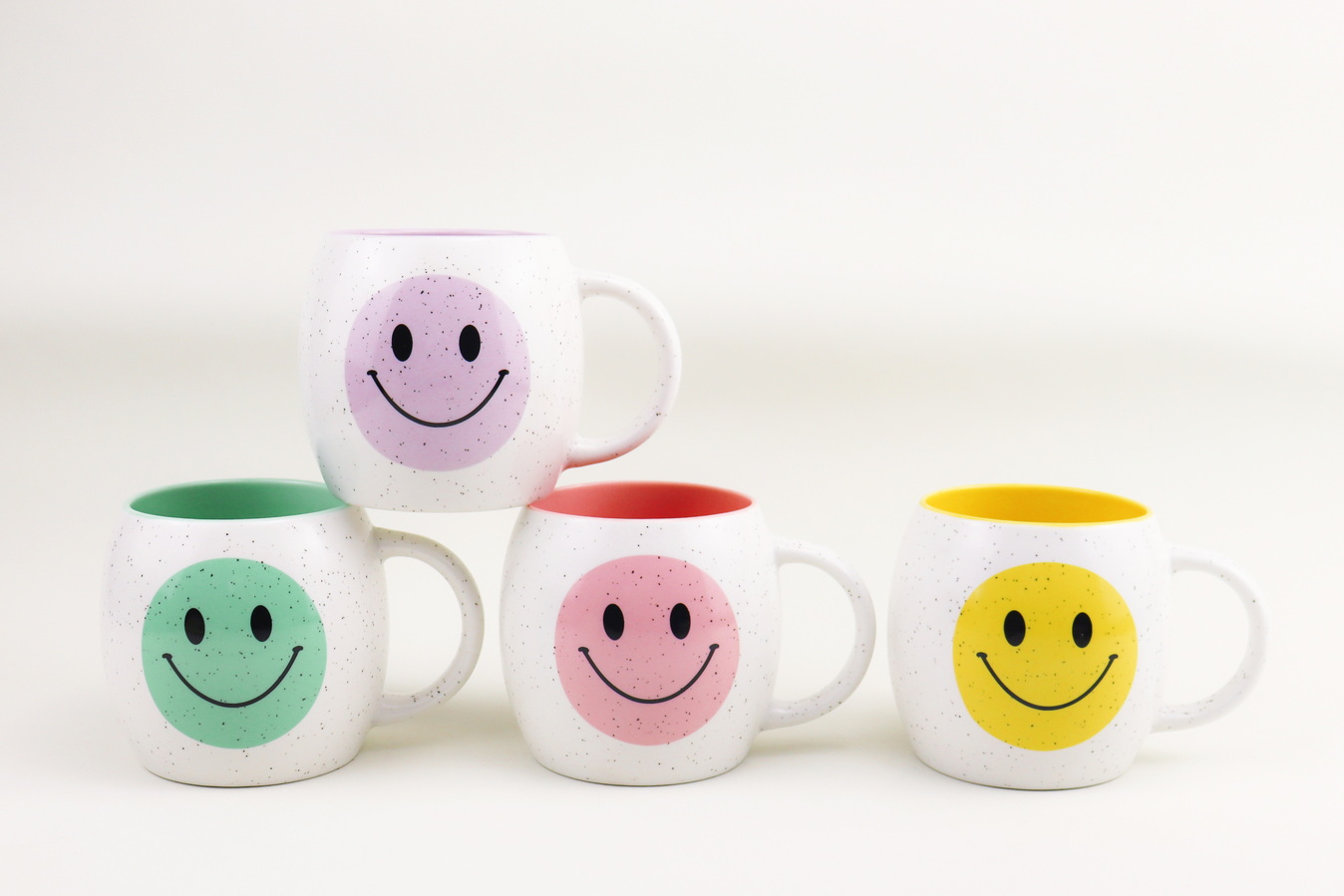 New bone china mug with smile face TX043