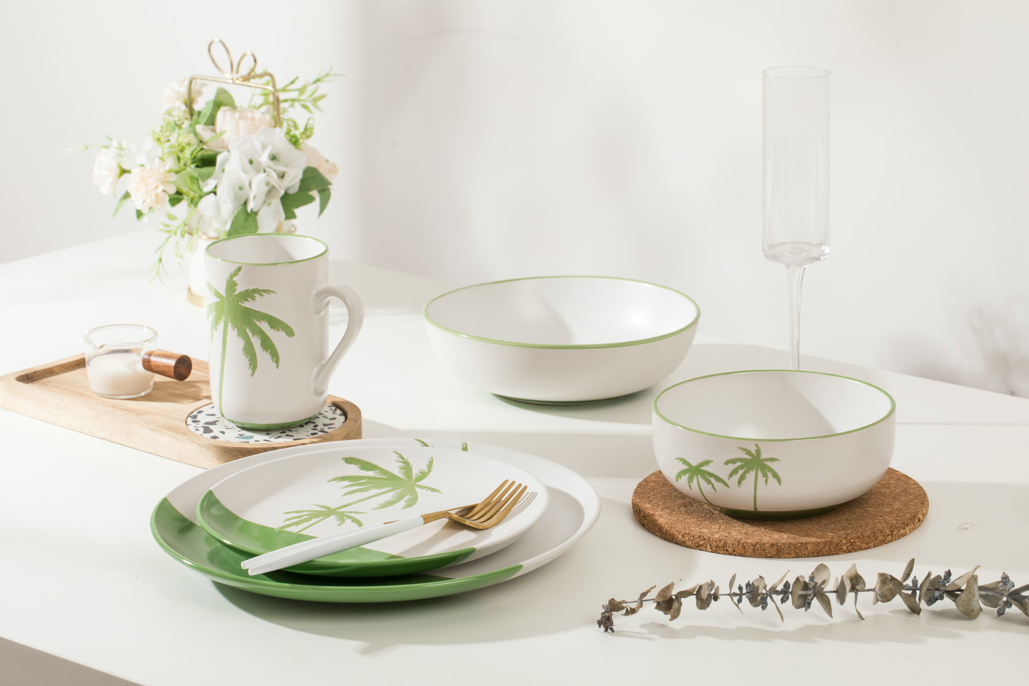 Stoneware dinnerware set QX