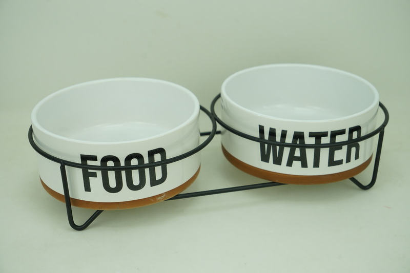 2x stoneware 650ml pet bowl with iron holder PE9090